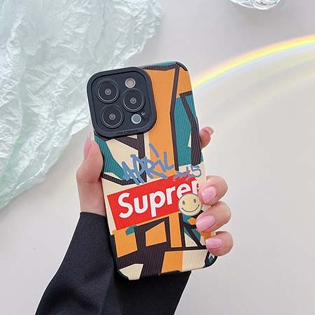 アイフォン15plus supreme ケース 