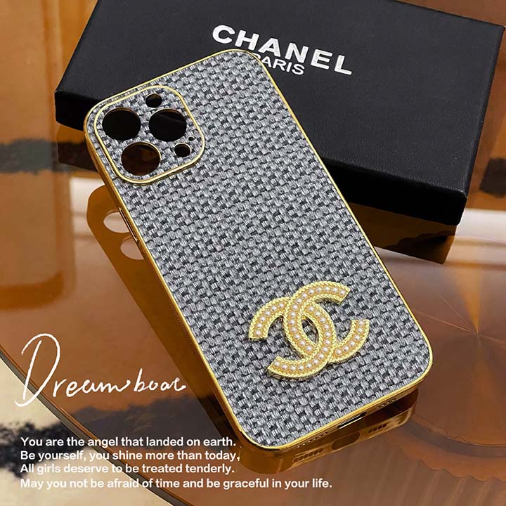 chanel iphone 15 ultra カバー 