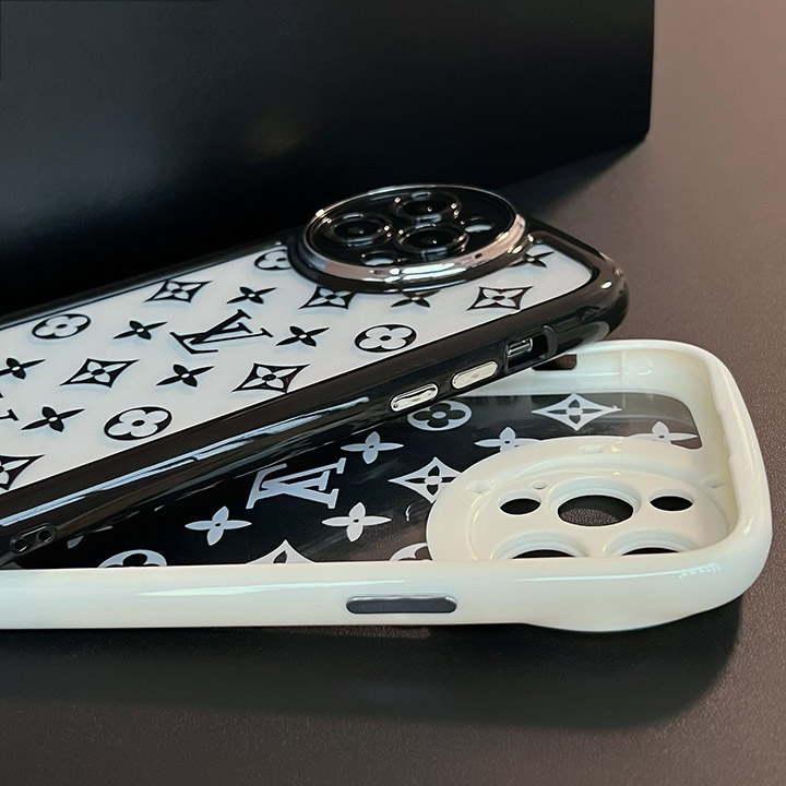 ブランド アイフォン15プロ スマホケース 