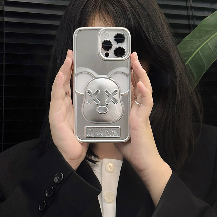 カウズ kaws iphone 15 ultra カバー 